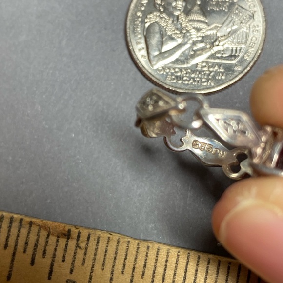 Vintage Avon garnet sterling silver ring - Picture 7 of 8